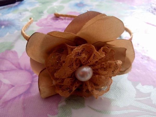 Tiara Floral de Renda - varias cores
